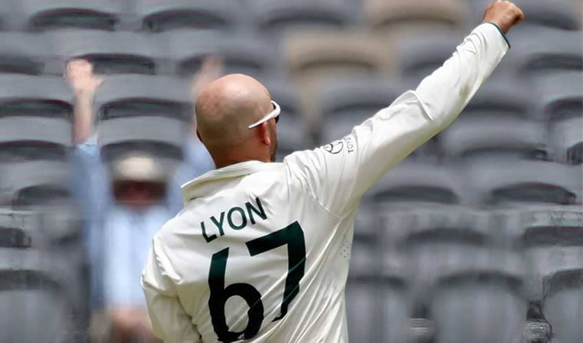 Pak vs Aus: Australia Takes Commanding Lead as Pakistan Stumbles in First Test at Perth